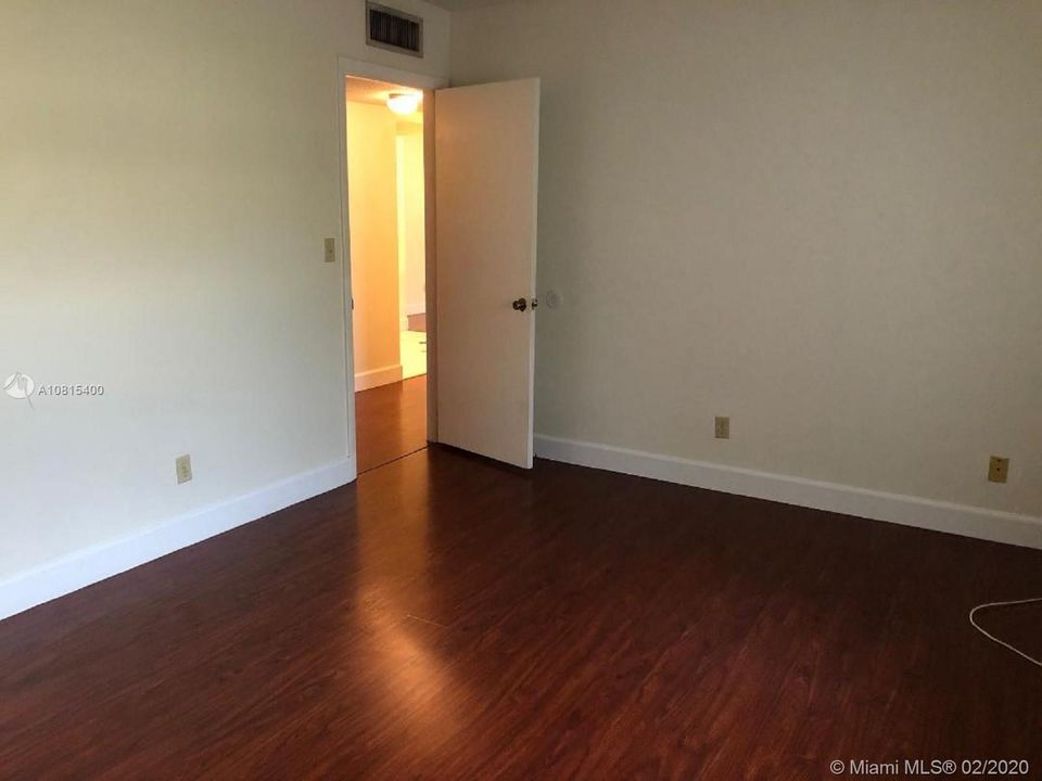 Recently Rented: $1,550 (2 beds, 2 baths, 976 Square Feet)