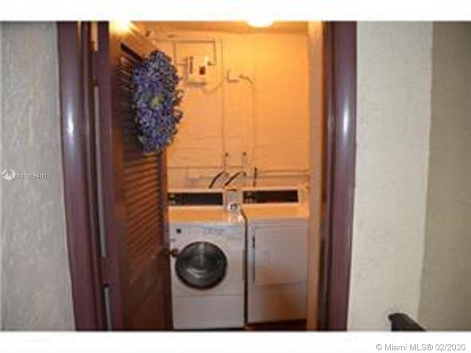 Recently Rented: $1,550 (2 beds, 2 baths, 976 Square Feet)