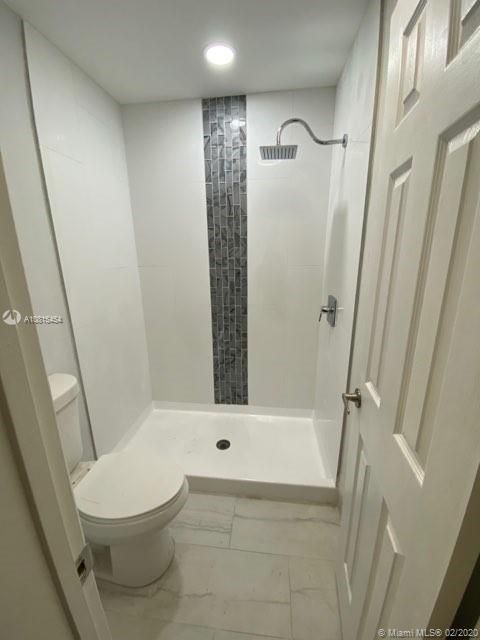 Vendido Recientemente: $199,900 (3 camas, 2 baños, 1093 Pies cuadrados)