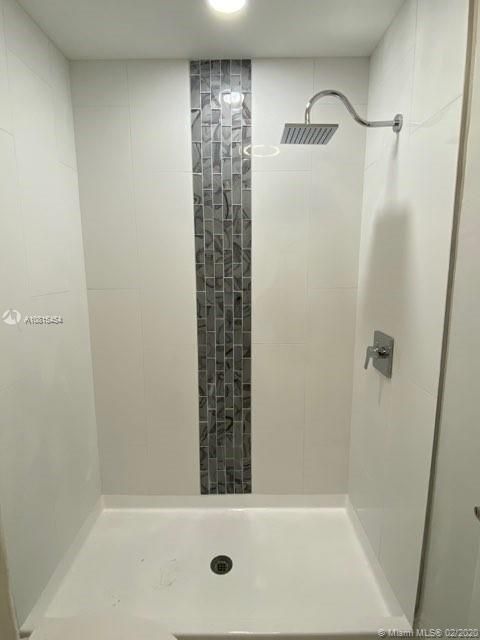 Vendido Recientemente: $199,900 (3 camas, 2 baños, 1093 Pies cuadrados)