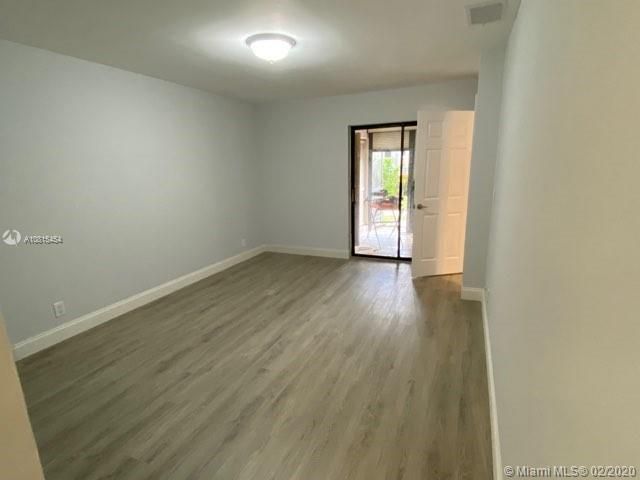 Vendido Recientemente: $199,900 (3 camas, 2 baños, 1093 Pies cuadrados)