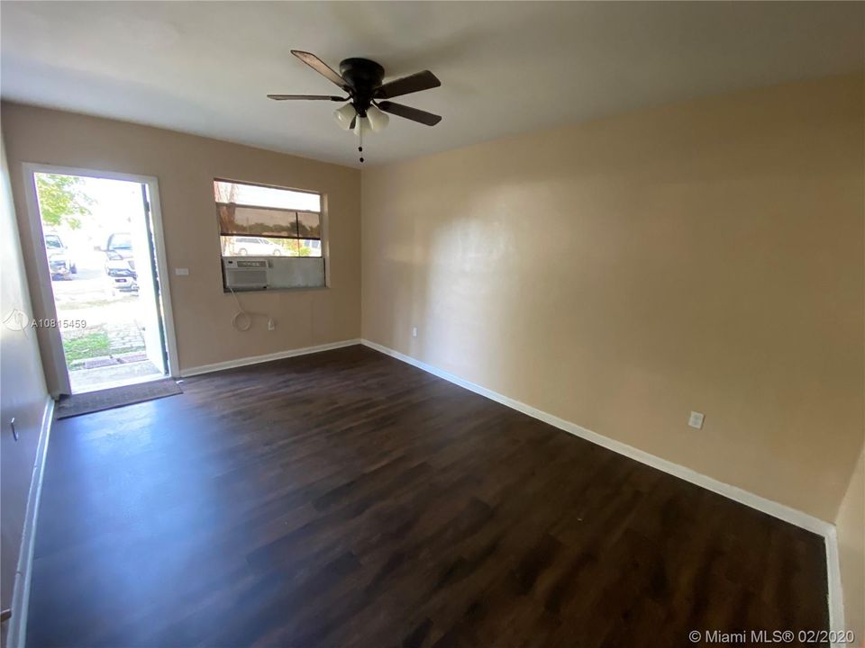 Recently Rented: $1,000 (2 beds, 1 baths, 11536 Square Feet)