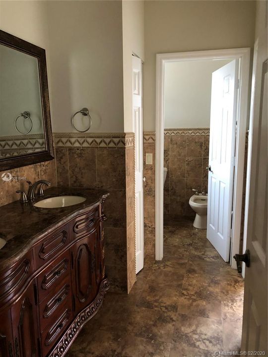 Recientemente alquilado: $3,000 (5 camas, 3 baños, 3222 Pies cuadrados)