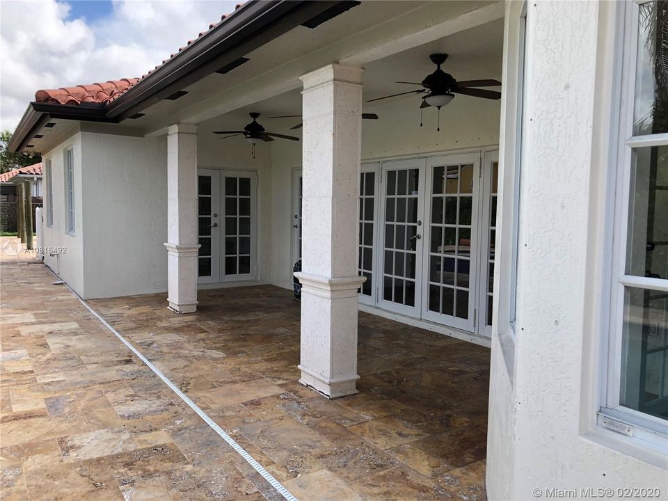 Recientemente alquilado: $3,000 (5 camas, 3 baños, 3222 Pies cuadrados)