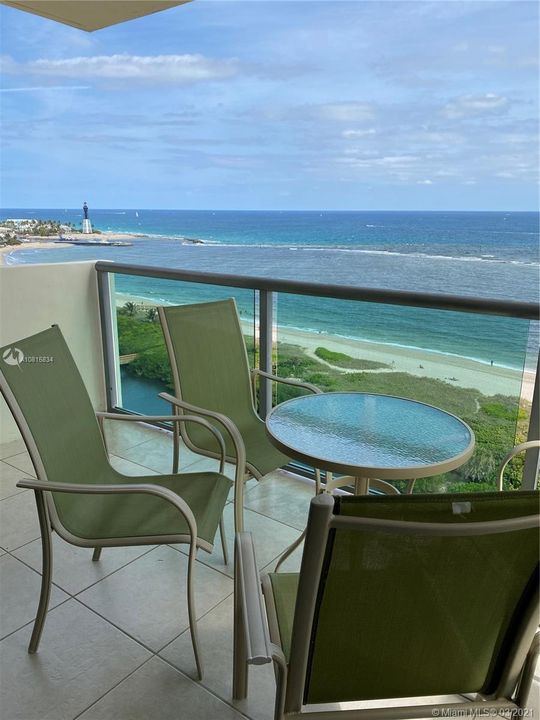 Недавно продано: $495,900 (2 спален, 2 ванн, 975 Квадратных фут)