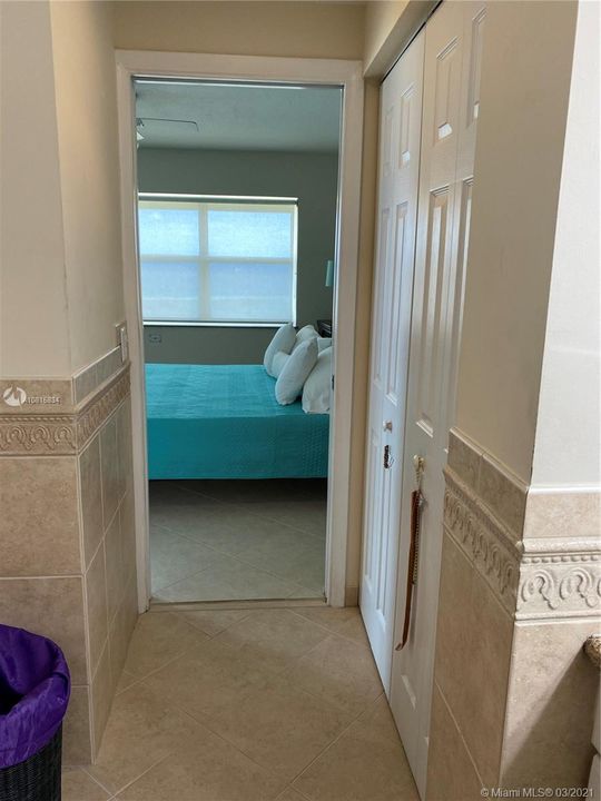 Недавно продано: $495,900 (2 спален, 2 ванн, 975 Квадратных фут)