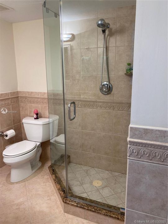 Недавно продано: $495,900 (2 спален, 2 ванн, 975 Квадратных фут)