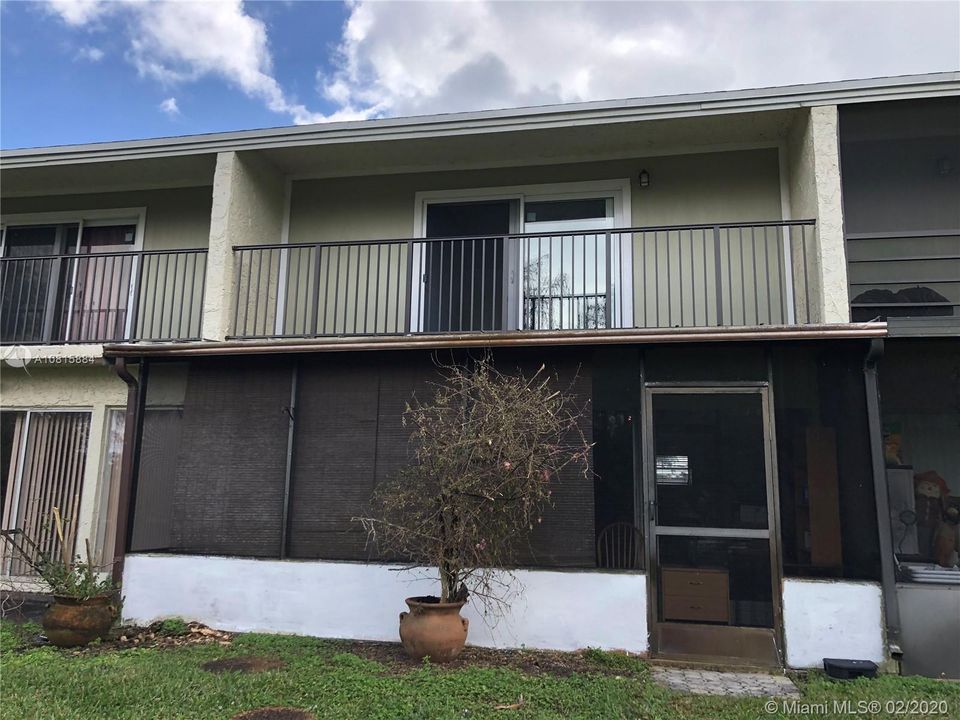 Recently Sold: $138,999 (2 beds, 2 baths, 1072 Square Feet)