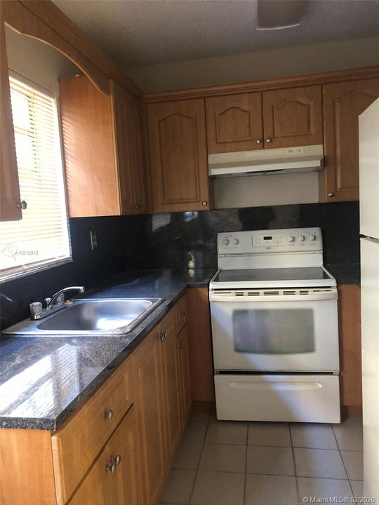 Recientemente alquilado: $1,450 (2 camas, 1 baños, 777 Pies cuadrados)