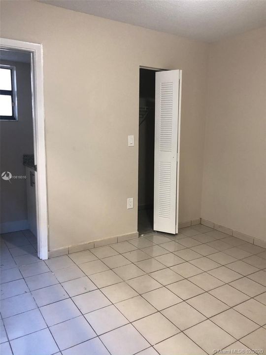 Recientemente alquilado: $1,450 (2 camas, 1 baños, 777 Pies cuadrados)