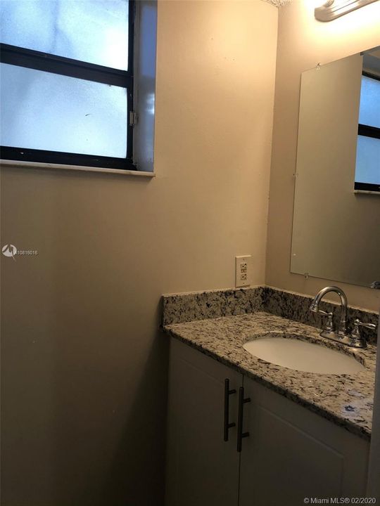 Recientemente alquilado: $1,450 (2 camas, 1 baños, 777 Pies cuadrados)