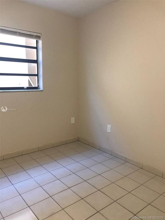 Recientemente alquilado: $1,450 (2 camas, 1 baños, 777 Pies cuadrados)