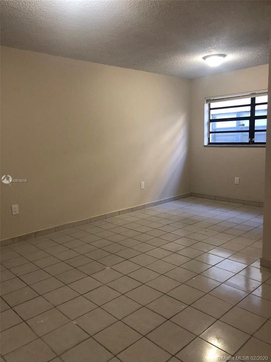 Recientemente alquilado: $1,450 (2 camas, 1 baños, 777 Pies cuadrados)