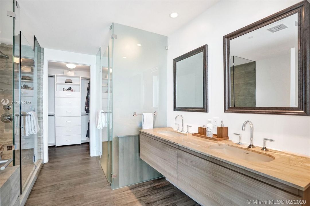 Recently Sold: $1,595,000 (3 beds, 4 baths, 1868 Square Feet)