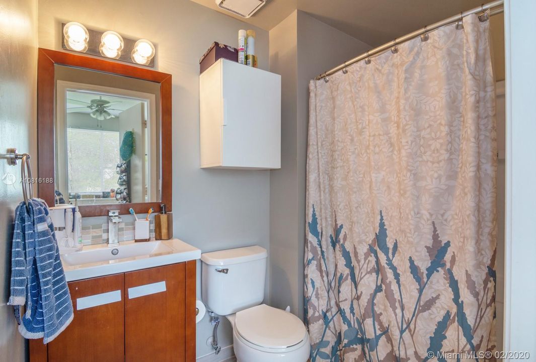 Recently Sold: $239,000 (2 beds, 2 baths, 1110 Square Feet)