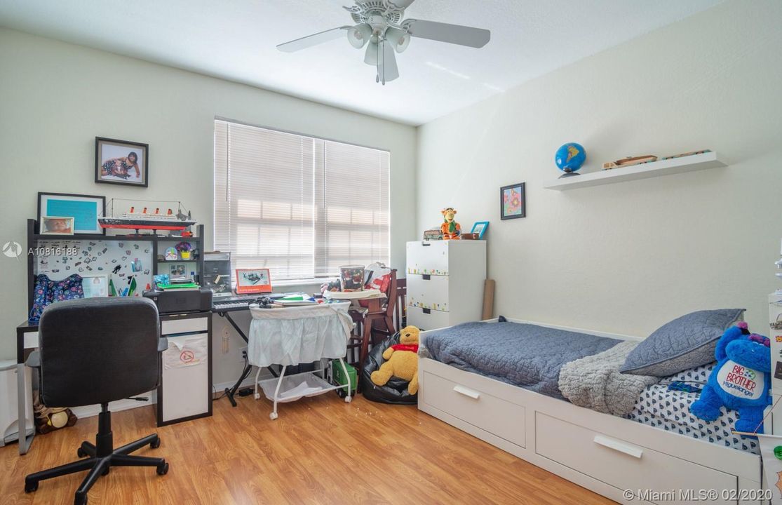 Recently Sold: $239,000 (2 beds, 2 baths, 1110 Square Feet)