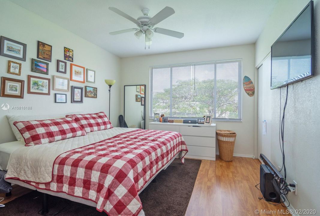 Recently Sold: $239,000 (2 beds, 2 baths, 1110 Square Feet)