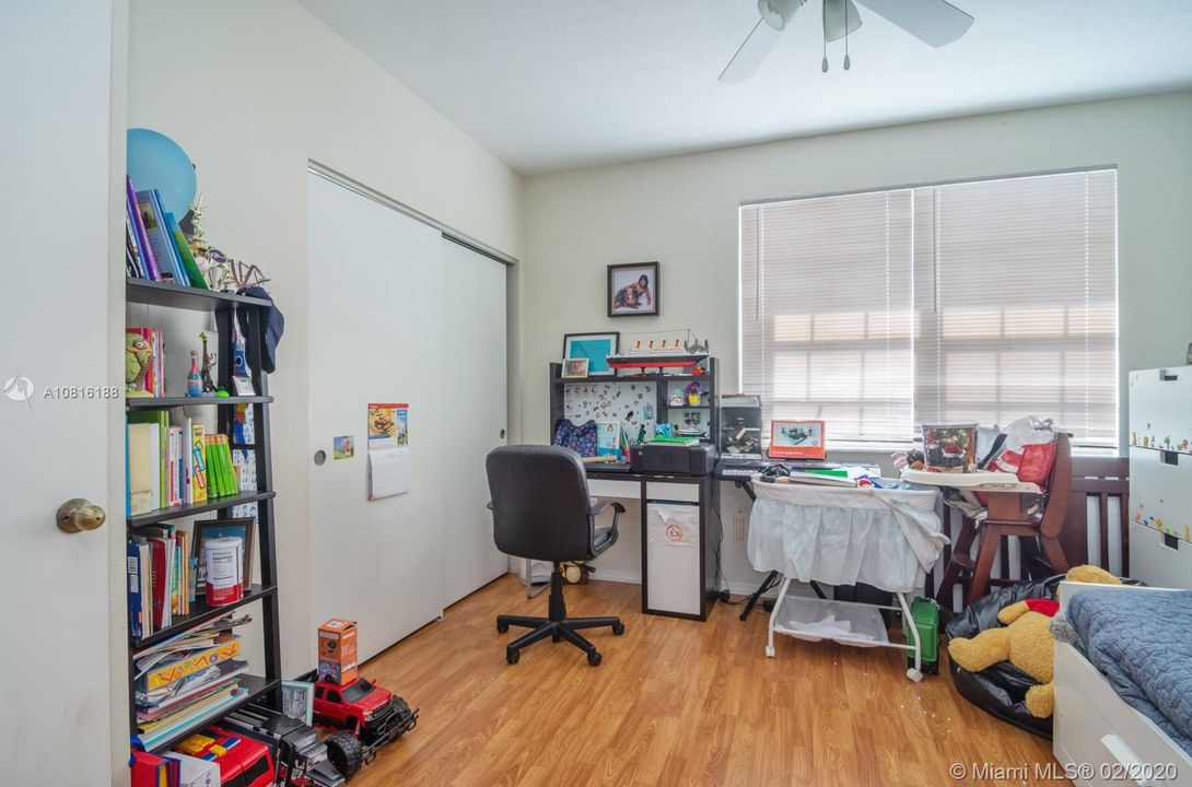 Recently Sold: $239,000 (2 beds, 2 baths, 1110 Square Feet)