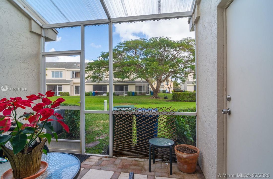 Recently Sold: $239,000 (2 beds, 2 baths, 1110 Square Feet)