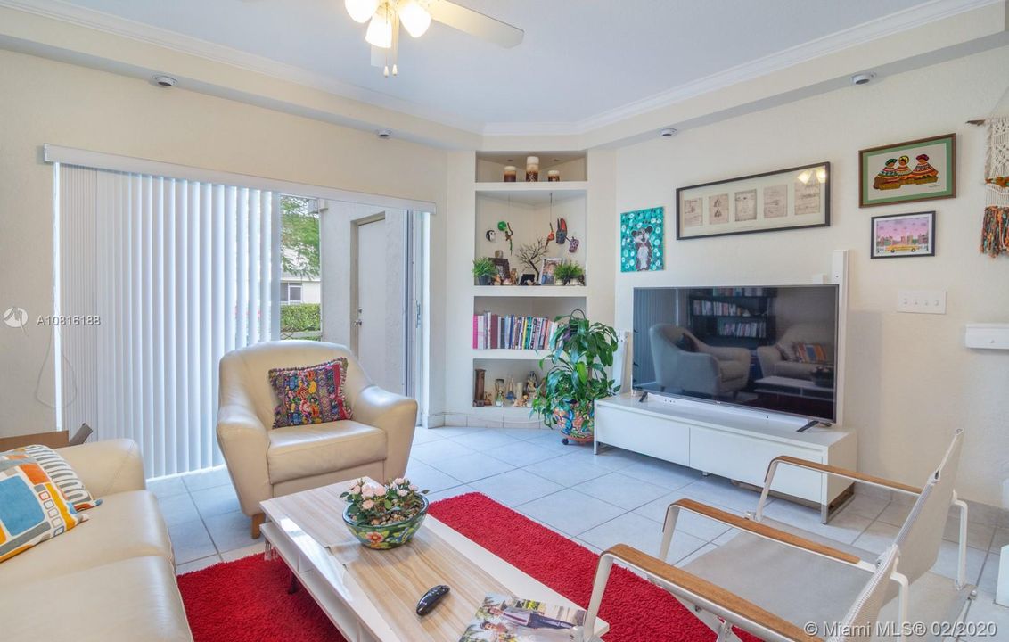 Recently Sold: $239,000 (2 beds, 2 baths, 1110 Square Feet)