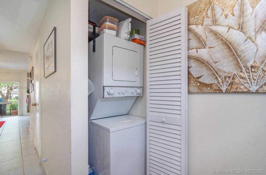 Recently Sold: $239,000 (2 beds, 2 baths, 1110 Square Feet)