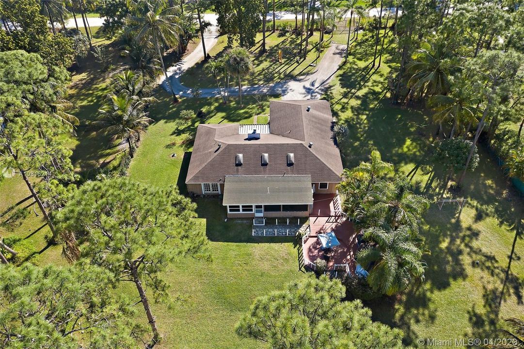 Recently Sold: $394,900 (4 beds, 2 baths, 1673 Square Feet)