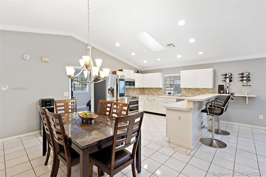 Recently Sold: $394,900 (4 beds, 2 baths, 1673 Square Feet)