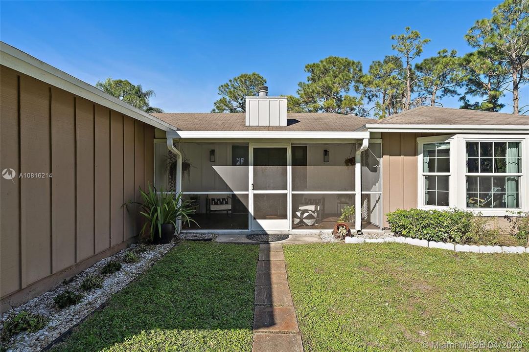 Recently Sold: $394,900 (4 beds, 2 baths, 1673 Square Feet)