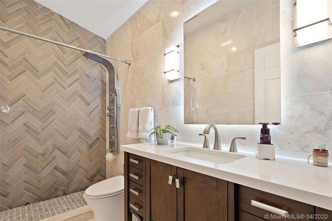 Recently Sold: $394,900 (4 beds, 2 baths, 1673 Square Feet)
