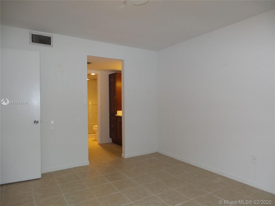 Recently Rented: $1,025 (1 beds, 1 baths, 537 Square Feet)