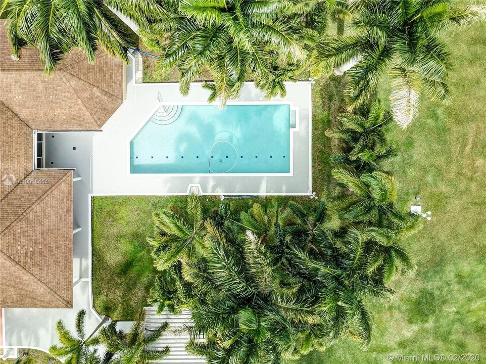 Vendido Recientemente: $690,000 (4 camas, 4 baños, 4315 Pies cuadrados)