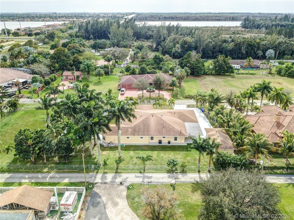 Vendido Recientemente: $690,000 (4 camas, 4 baños, 4315 Pies cuadrados)