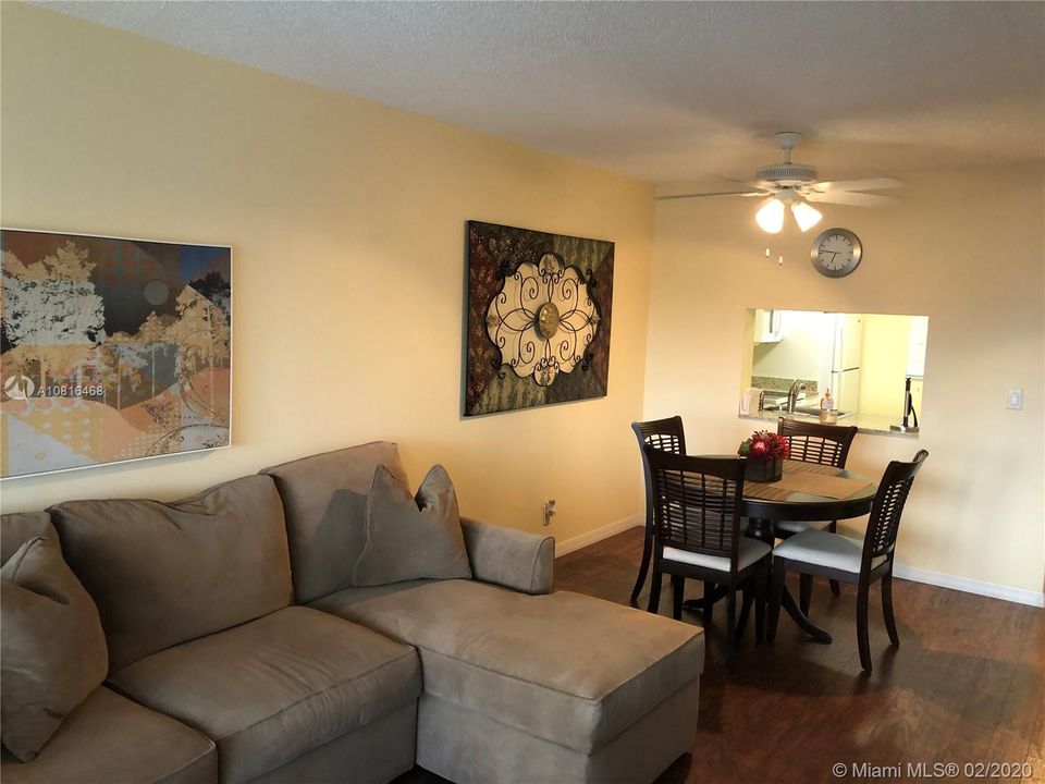 Recently Sold: $125,000 (1 beds, 1 baths, 940 Square Feet)