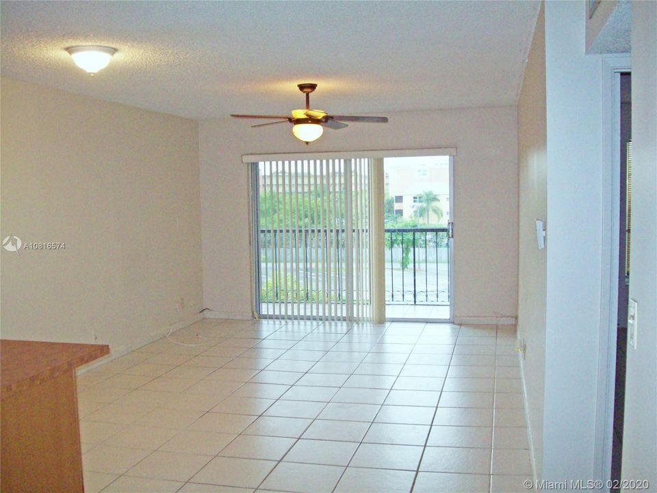 Recently Rented: $1,200 (1 beds, 1 baths, 770 Square Feet)