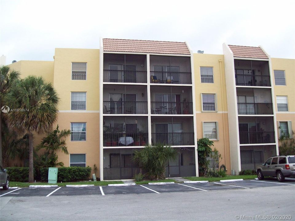 Recently Rented: $1,200 (1 beds, 1 baths, 770 Square Feet)