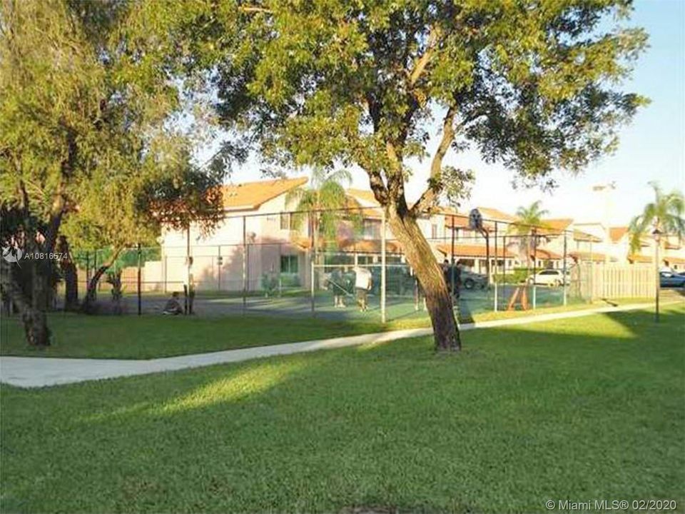 Recently Rented: $1,200 (1 beds, 1 baths, 770 Square Feet)