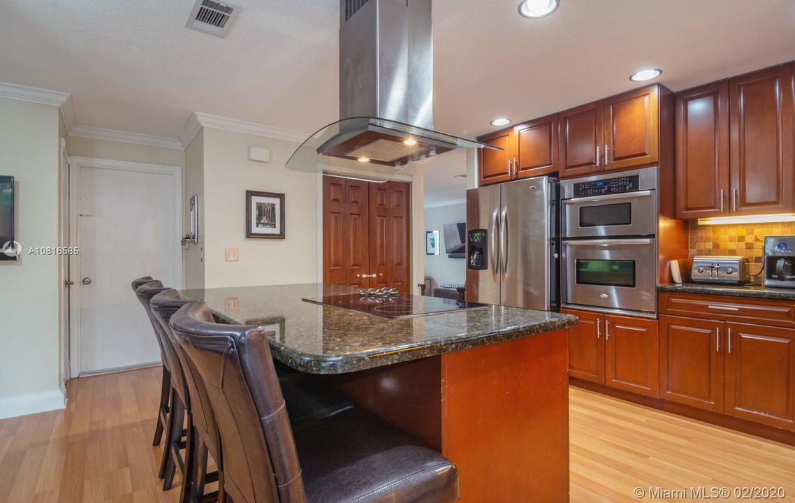Recently Sold: $375,000 (3 beds, 2 baths, 1702 Square Feet)