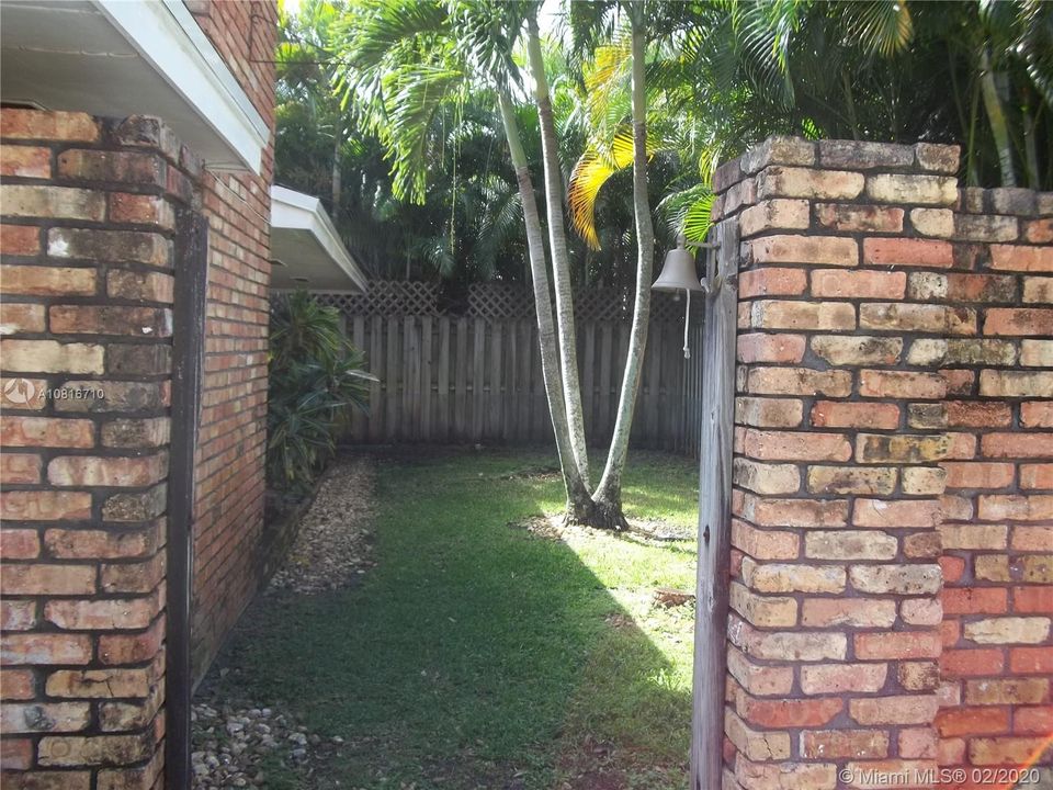 Fenced side yard