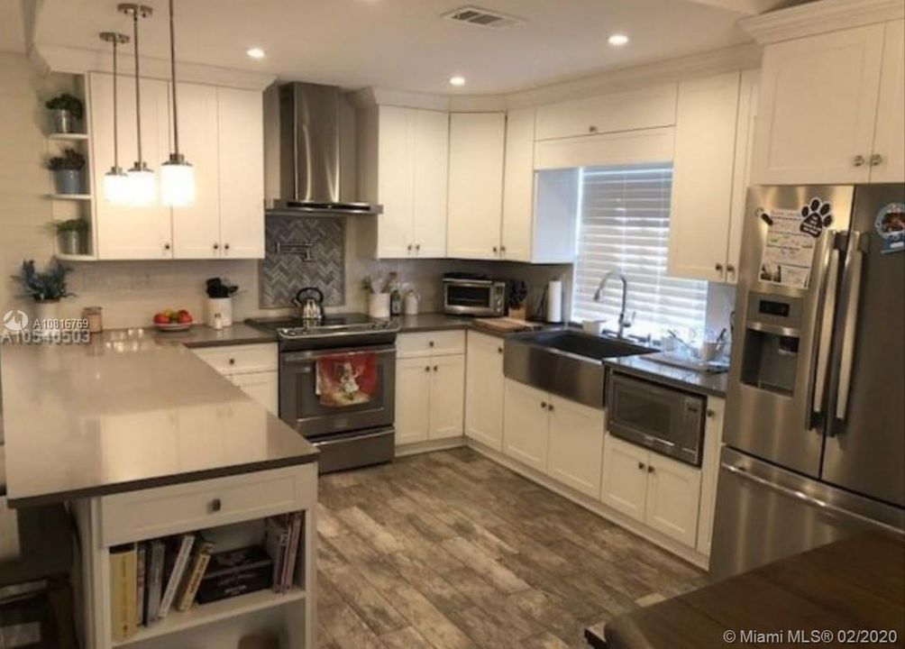 Recently Sold: $370,000 (4 beds, 2 baths, 1492 Square Feet)