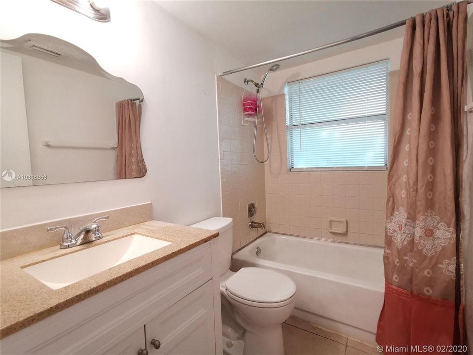Recientemente alquilado: $1,290 (2 camas, 2 baños, 768 Pies cuadrados)
