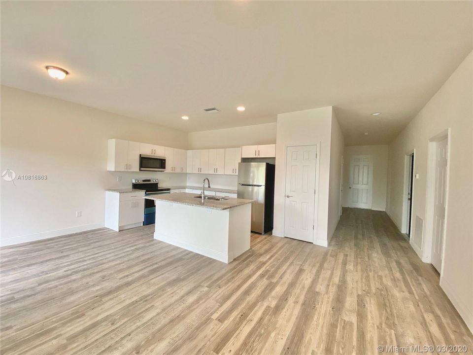 Recently Sold: $229,900 (3 beds, 2 baths, 1531 Square Feet)