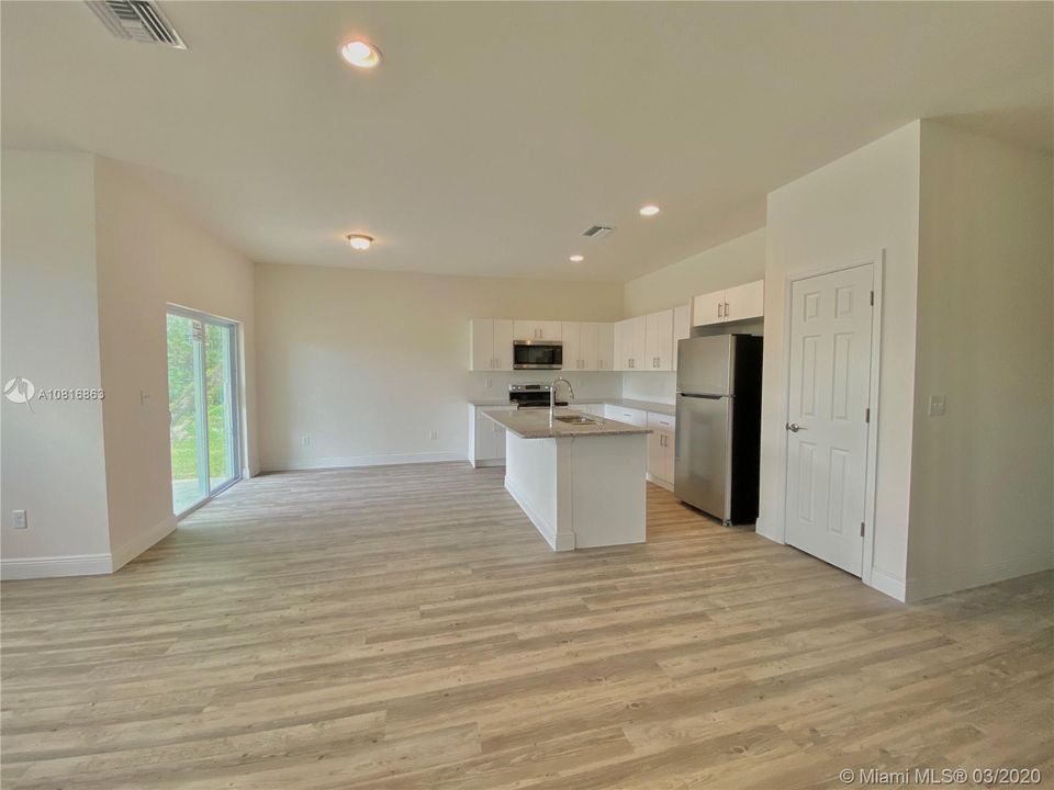 Recently Sold: $229,900 (3 beds, 2 baths, 1531 Square Feet)