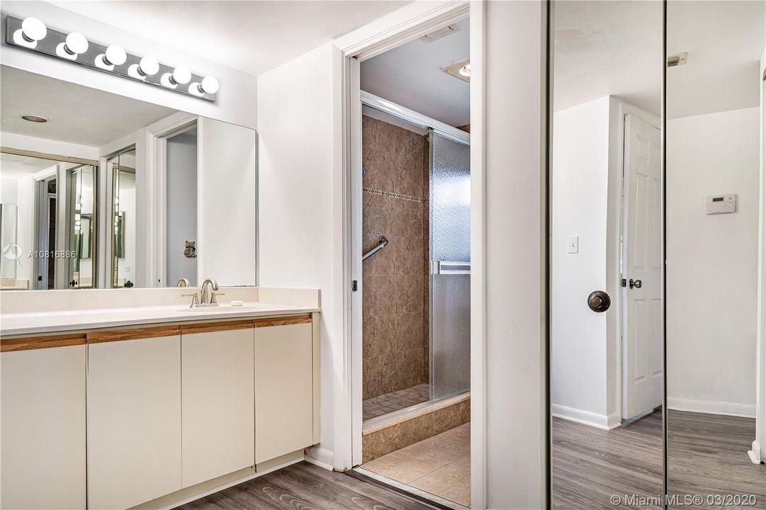 Recently Sold: $200,000 (2 beds, 2 baths, 1380 Square Feet)