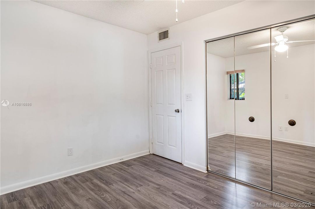 Recently Sold: $200,000 (2 beds, 2 baths, 1380 Square Feet)