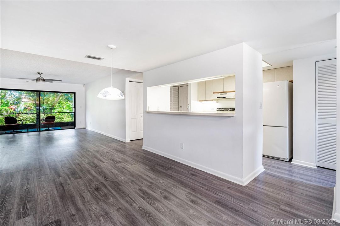 Recently Sold: $200,000 (2 beds, 2 baths, 1380 Square Feet)
