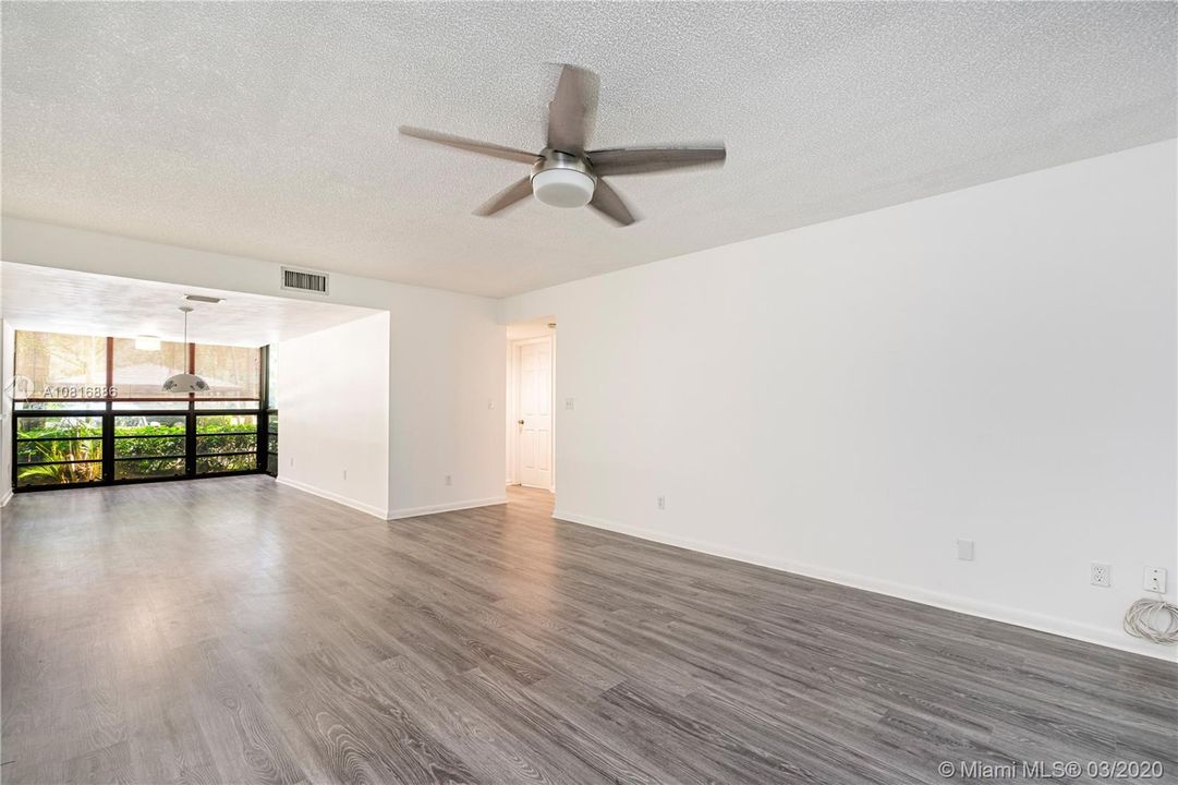 Recently Sold: $200,000 (2 beds, 2 baths, 1380 Square Feet)