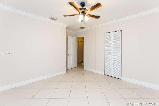 Vendido Recientemente: $575,000 (3 camas, 2 baños, 1356 Pies cuadrados)