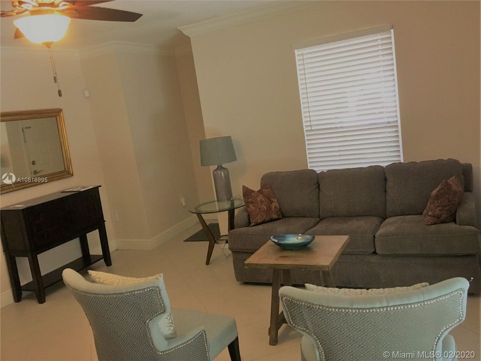 Vendido Recientemente: $575,000 (3 camas, 2 baños, 1356 Pies cuadrados)