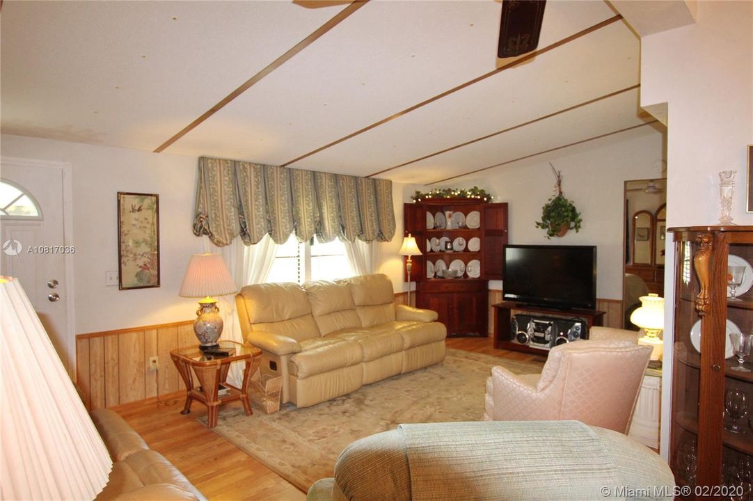 Vendido Recientemente: $154,500 (3 camas, 2 baños, 1152 Pies cuadrados)