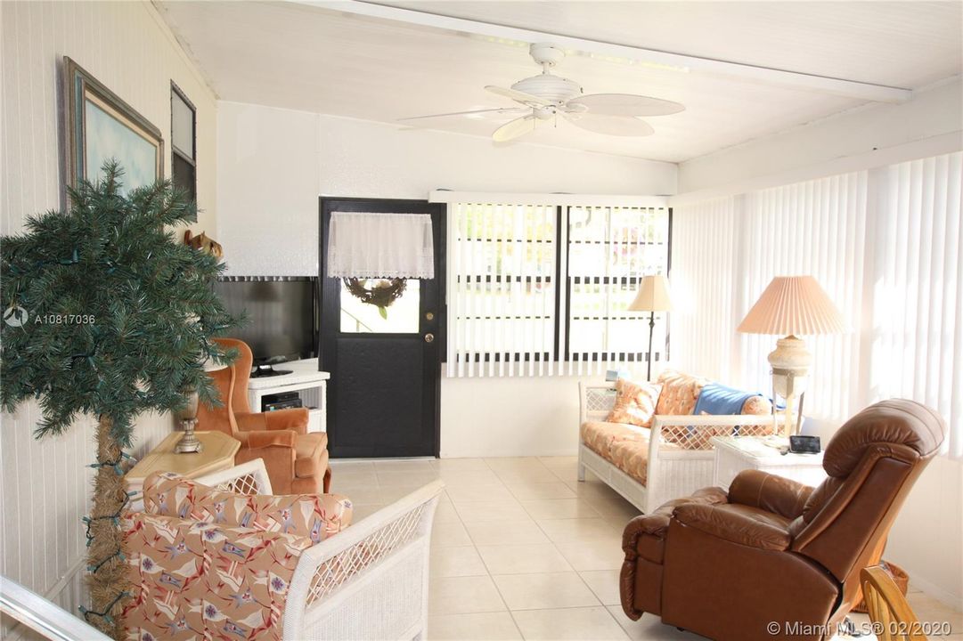 Vendido Recientemente: $154,500 (3 camas, 2 baños, 1152 Pies cuadrados)
